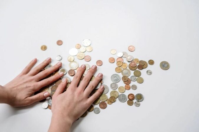 Faut-il encore ouvrir un PEA en 2025 ?