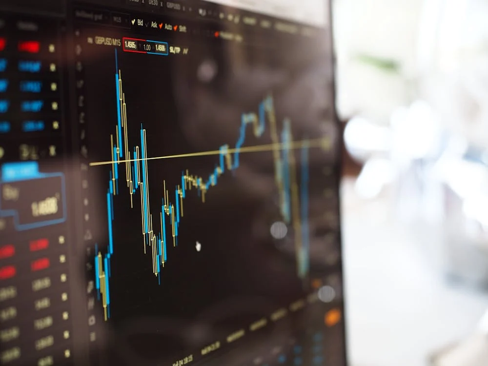 Diversifier ses investissements en 2025 : pourquoi les ETF ne suffisent plus
